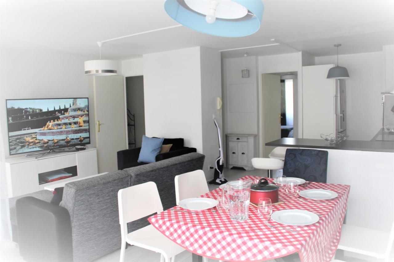 Logement Familial Tout Equipe Сен-Дени Экстерьер фото